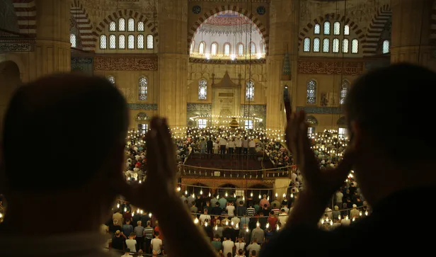 İlk teravih ne zaman? 2019 Teravih namazı nasıl kılınır? Teravih namazı kaç rekat?-2