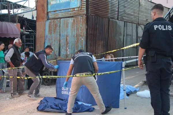 basini-yere-carparak-oldu-yakinlari-gozyaslarina-boguldu-1667570723272.jpg Başını yere çarparak öldü: Yakınları gözyaşlarına boğuldu-3