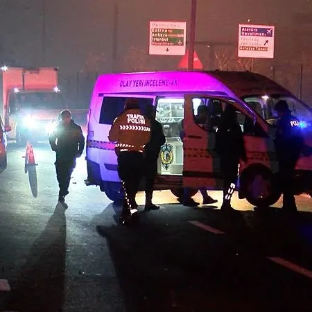 Otomobil yayaya çarptı!