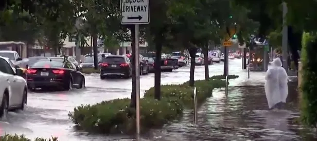 Miami'yi sel vurdu