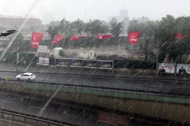 İstanbul'da beklenen yağış başladı! İstanbul'da yağış ne zamana kadar sürecek?