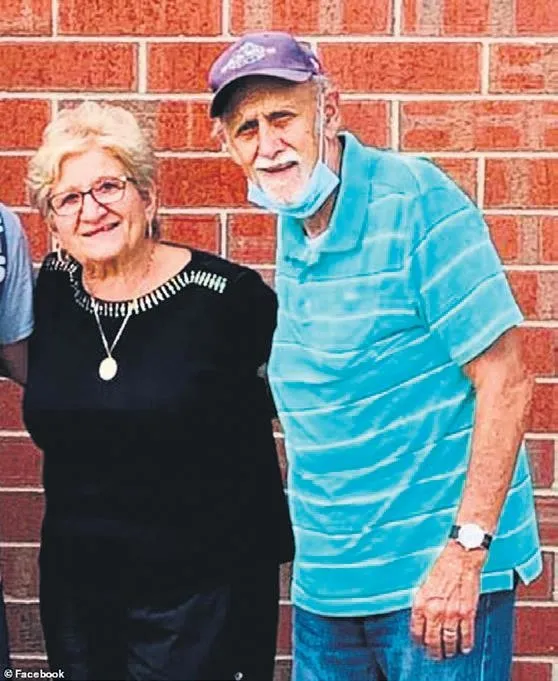 supermen-mustafa-tosun-kanala-ucan-abdli-cifti-olumden-kurtardi-1603322720864.jpeg Süpermen: Mustafa Tosun, kanala uçan ABD’li çifti ölümden kurtardı-2