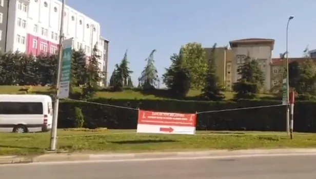 CHP'li İBB'den hazımsızlık! Sancaktepe'de kurban kesim alanı pankartlarını topladı