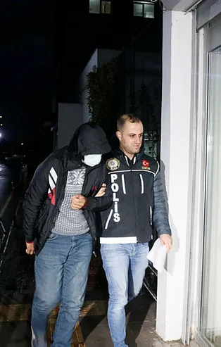 Adana'da şafak vakti uyuşturucu operasyonu! 7 şüpheli gözaltında