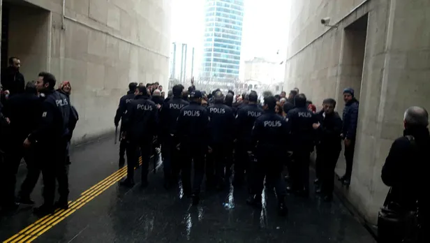 Bursa'da adliyede şoke eden olay! Diş fırçasını öyle bir hale getirmiş ki...-4