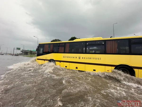 Bursa'da sağanak hayatı felç etti! Ev, iş yeri, AVM otoparkı ve metroları su bastı... Taşan Nilüfer Çayı'ndan ceset çıktı - 17