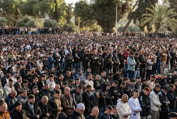 120 bin kişilik namaz