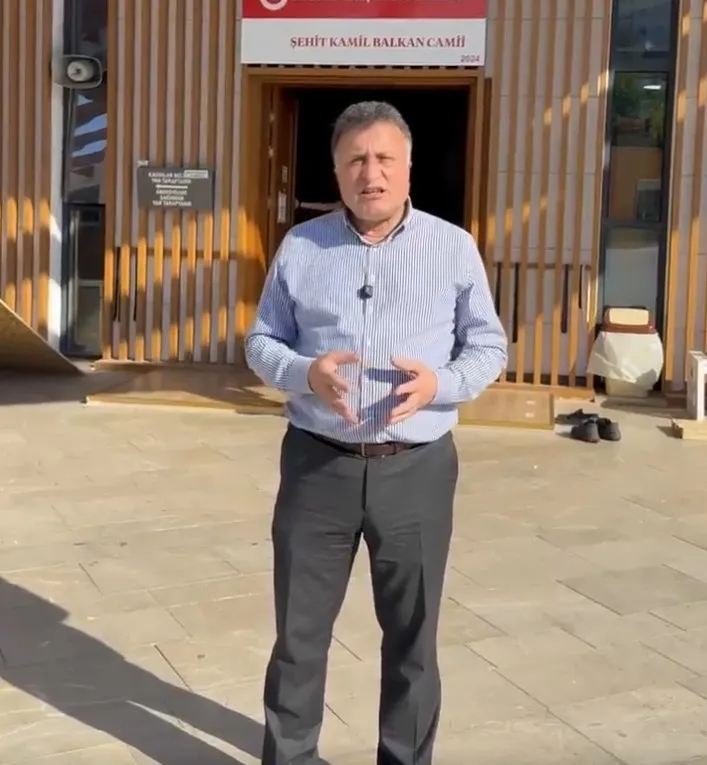 ibbnin-ihmali-facia-getiriyordu-1784332818504.jpeg İBB'nin erken açtığı camide tavan çöktü: Yaz Kur'an kursundaki çocuklar facianın eşiğinden döndü-4