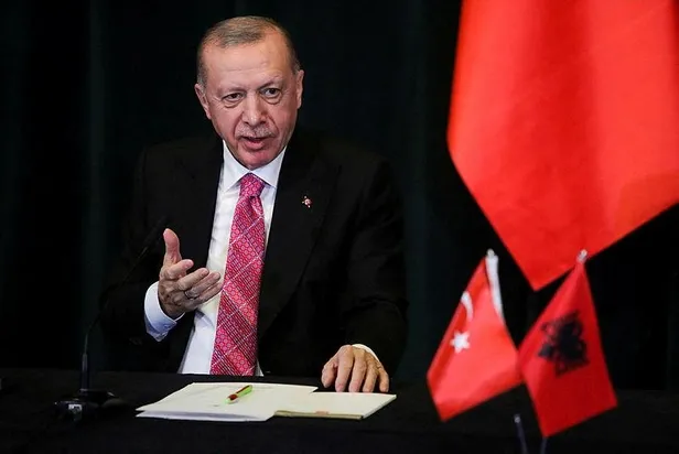 baskan-erdogandan-arnavutlukta-carpici-cevap-biz-ters-kose-olmayiz-kardeslik-hukukuna-dayanan-bir-iliskimiz-va-1642437696813.jpeg Başkan Erdoğan'dan Arnavutluk'ta çarpıcı cevap: "Biz ters köşe olmayız, kardeşlik hukukuna dayanan bir ilişkimiz var"-5