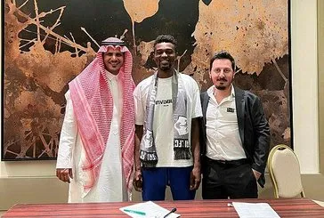 Bernard Mensah Al-Tai ile sözleşme imzaladı