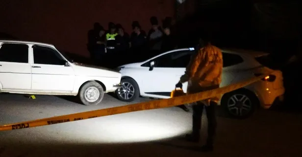 Mersin'de şikayet edilen şahıs dehşet saçtı! Otomobile kurşun yağdırdı