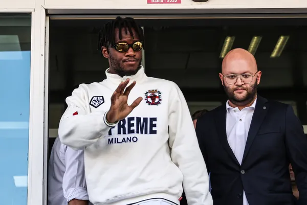 fenerbahcenin-yeni-transferi-batshuayi-istanbulda-1662124813246.jpg