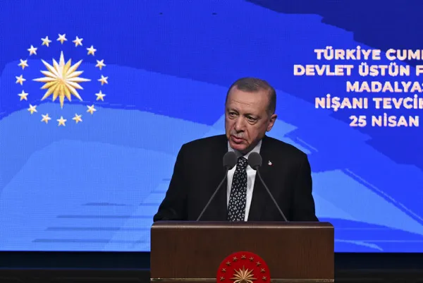 feto-destekcisi-cia-cocugu-michale-rubin-kudurdu-kanli-darbe-cagrisinda-bulundu-1682591885740.jpg FETÖ destekçisi CIA çocuğu Michael Rubin kudurdu! Kanlı darbe çağrısında bulundu-5