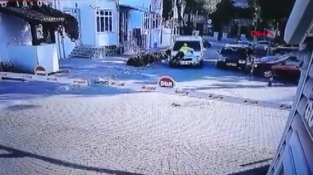 Aracın kaputunda tam 2 kilometre tutundu! Muğla bu polisi konuşuyor-1