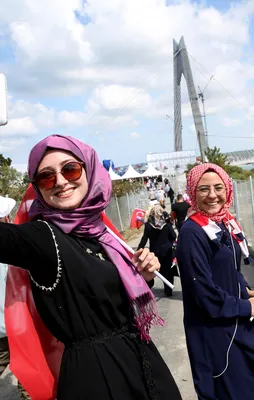 Halk 3. köprünün açılışına akın ediyor