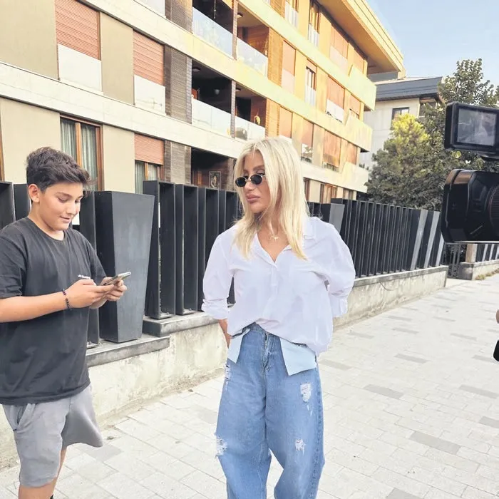 Makyajım pahalı ağlayamam