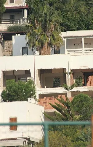 Bodrum’da yine kaçak inşaatlar yükselmeye başladı! Mühürler de işe yaramıyor