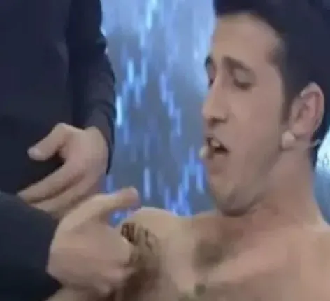 Yalı Çapkını'nın Abidin'inin görüntüleri skandal ki ne skandal! Ersin Arıcı milyonların gözü önünde ağda yaptırdı! Nerede o ağır abi-9