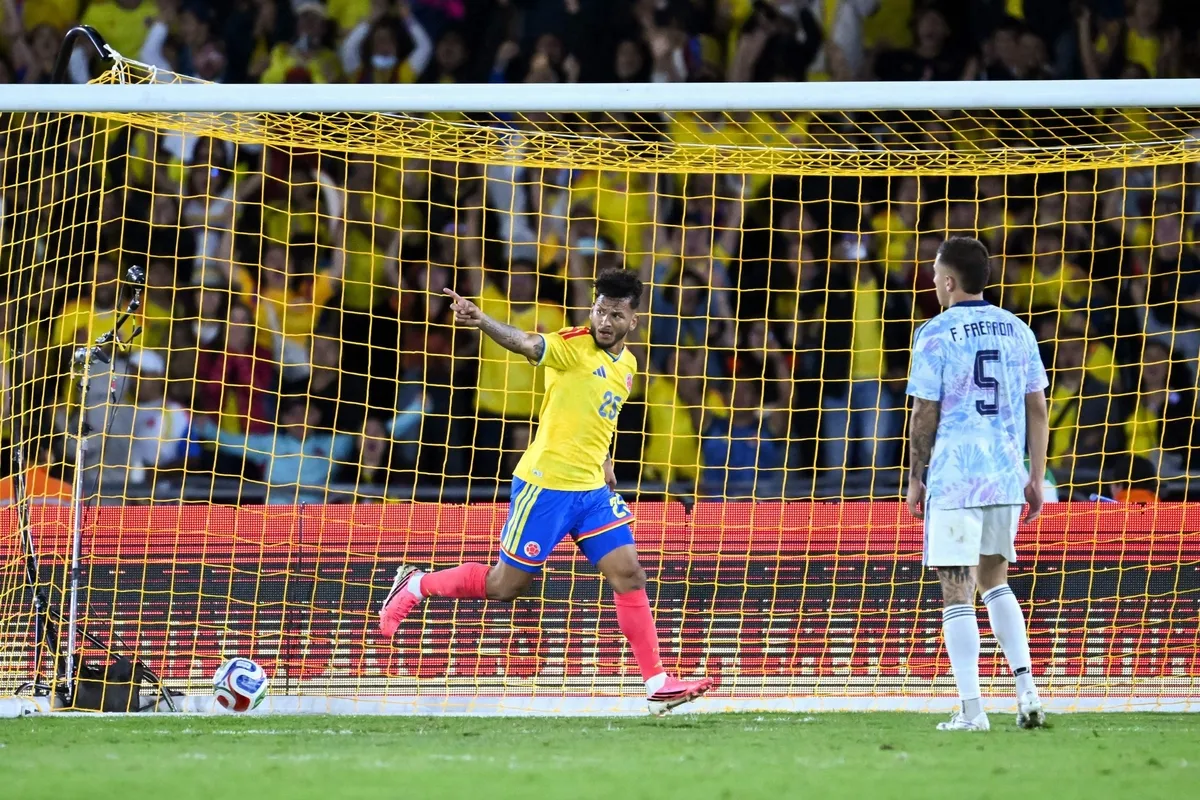 hakan-safiden-fenerbahce-secimi-oncesi-luis-suarez-bombasi-1780515858906.jpeg Fenerbahçe’de Luis Suarez bombası: Hakan Safi anlaşmayı duyurdu-9