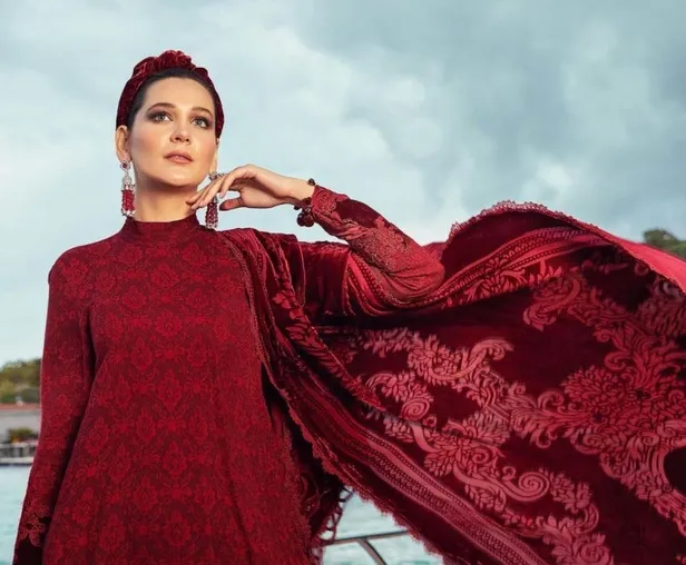 kendisinden-22-yas-buyuk-sevgilisi-icin-ailesinden-veto-yemisti-gonul-daginin-mulayim-dileki-gulsim-ali-yurt-disi-yolcusu-1639171682887.jpg Kendisinden 22 yaş büyük sevgilisi için ailesinden veto yemişti... Gönül Dağı'nın mülayim Dilek'i Gülsim Ali yurt dışı yolcusu!-6