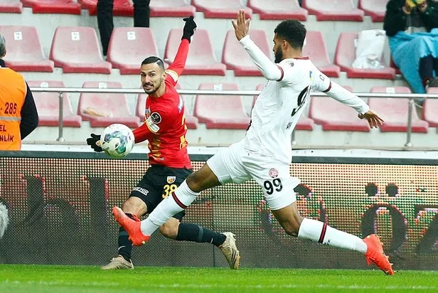 Fatih Karagümrük galibiyet serisine devam ediyor! Kayserispor 2-4 Fatih Karagümrük (MAÇ SONUCU- ÖZET)-4