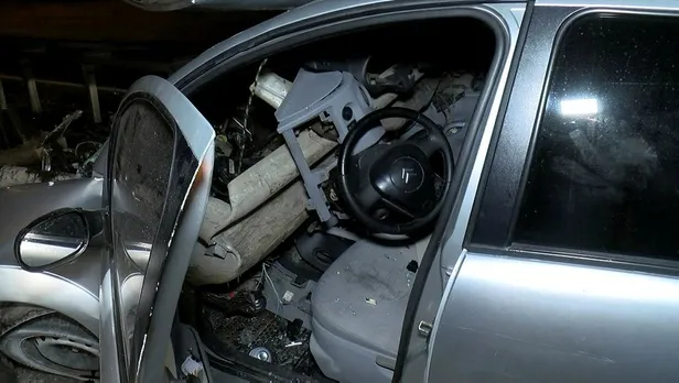 maltepede-bariyer-otomobile-ok-gibi-saplandi-1643583627766.jpeg Maltepe'de bariyer otomobile ok gibi saplandı!-1