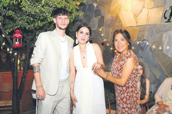 leonardo-di-caprio-capkinlik-turundan-fena-yakalandi-1691443373471.jpeg Leonardo Di Caprio çapkınlık turunda o güzel ile fena yakalandı!-9