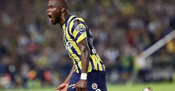 Süper Lig'de 5 maçta 7 gol atan Valencia usta forvetleri solladı