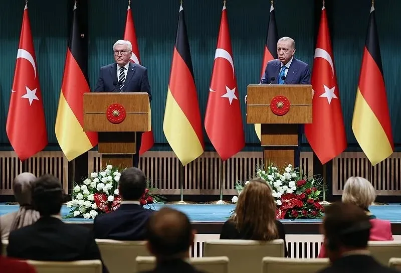 baskan-erdogan-ile-steinmeier-telefonda-gorustu-savas-kitayi-zayiflatiyor-1776883734102.jpeg Başkan Erdoğan ile Steinmeier telefonda görüştü: Savaş kıtayı zayıflatıyor-3