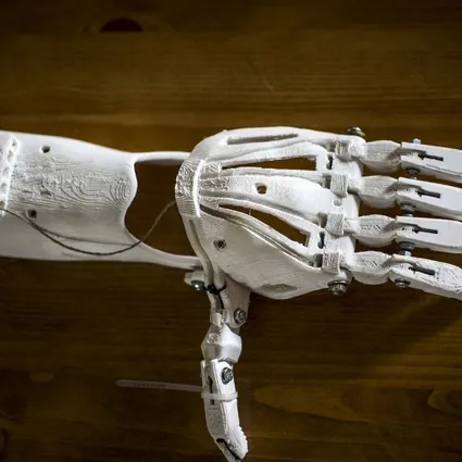 İnsansı robotlar ilk kez canlı hayvan üzerinde cerrahi operasyon yaptı