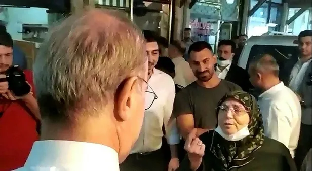 faik-oztraka-tepki-gosteren-74-yasindaki-mevlude-benderlioglu-o-gun-yasananlari-anlatti-1658478396375.jpeg Faik Öztrak'a tepki gösteren 74 yaşındaki Mevlüde Benderlioğlu o gün yaşananları anlattı-3