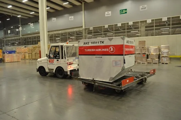 turkiyeden-kacirilan-bin-700-yillik-ana-tanrica-kybele-heykeli-turkiyeye-getirildi-bereketin-sembolu-1607804468234.jpeg Türkiye'den kaçırılan bin 700 yıllık ana tanrıça Kybele heykeli Türkiye'ye getirildi! Bereketin sembolü...-5