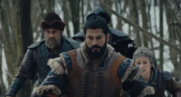 saman-altindan-su-yurutuyor-kurulus-osman-47-bolum-2-fragmaninda-er-meydani-buz-kesti-enkaza-dondurecek-1614018429065.jpg Saman altından su yürütüyor! Kuruluş Osman 47. bölüm 2. fragmanında er meydanı buz kesti enkaza döndürecek-7