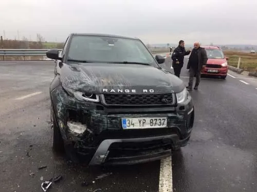 Tekirdağ'ın Saray ilçesinde inanılmaz kaza! Ciple çarpışan otomobil ikiye bölündü...-2