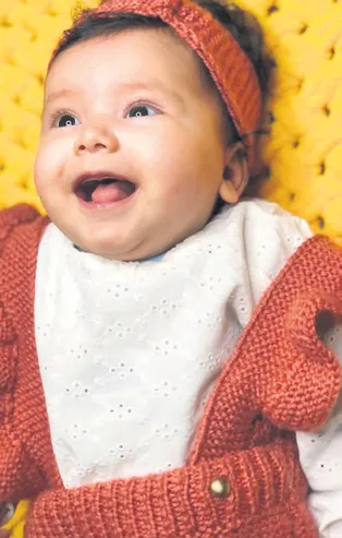 SMA hastası olarak dünyaya gelen minik Özgecan Tutuş hayata bağlayacak tedavi için yardım bekliyor