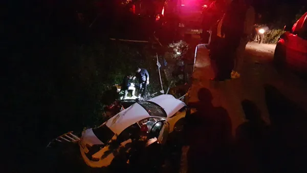 sakarya-sapancada-otomobil-dere-yatagina-dustu-surucu-oldu-1632722929105.jpg Sakarya Sapanca'da otomobil dere yatağına düştü sürücü öldü-5