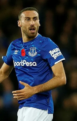 Son dakika transfer haberi: Cenk Tosun'da imza an meselesi