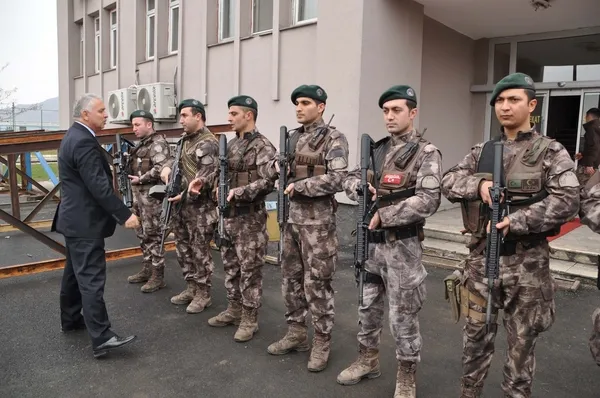 Özel harekat polisleri Afrin'e dualarla uğurlandı-3