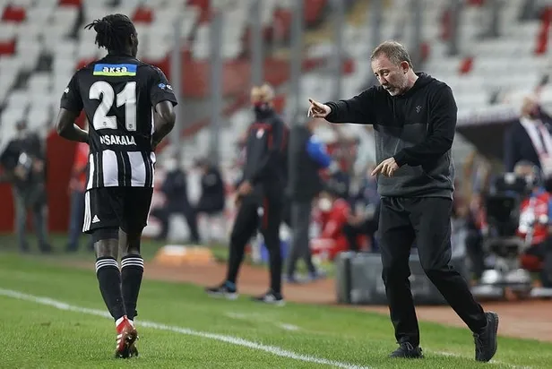 antalyaspor-besiktas-maci-sonrasi-sergen-yalcindan-flas-sozler-yarim-pozisyona-girmeyen-takimdan-gol-yedik-1612385126191.jpeg Antalyaspor - Beşiktaş maçı sonrası Sergen Yalçın'dan flaş sözler: Yarım pozisyona girmeyen takımdan gol yedik-3