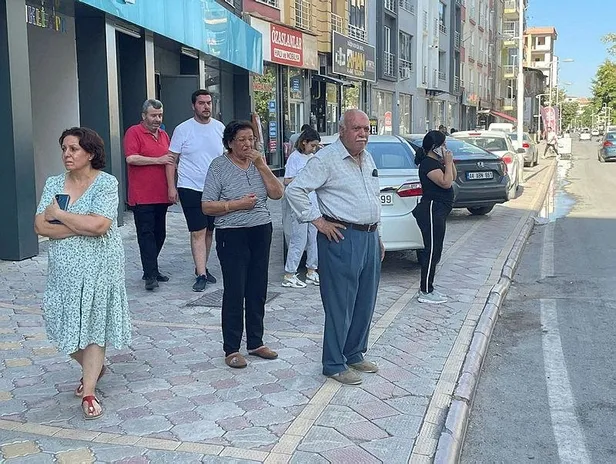 malatya-48-ve-45lik-depremlerle-pes-pese-salladi-afad-kandilli-rasathanesi-son-depremler-listesi-1691850451435.jpeg Malatya 4.8, 4.5 ve 4.2'lik depremlerle peş peşe salladı! AFAD Kandilli Rasathanesi son depremler listesi-3