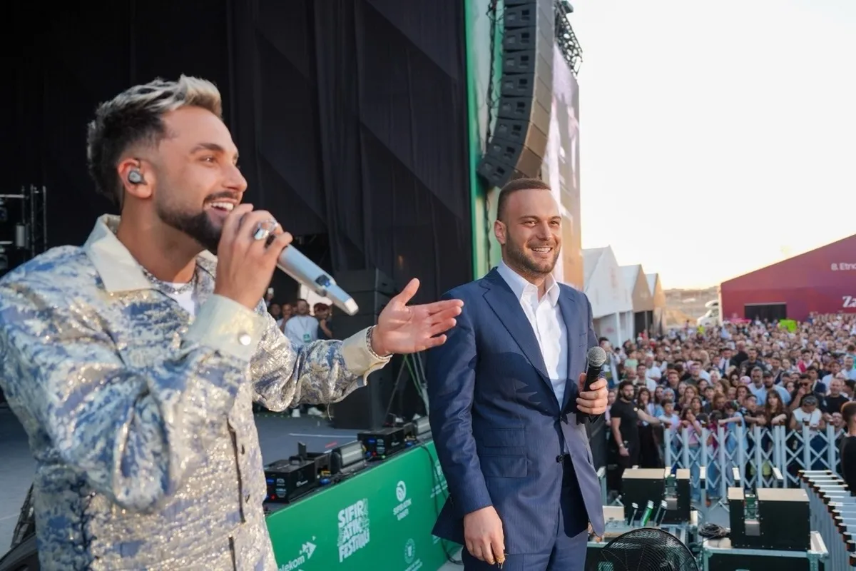 1780778064888.jpeg Sıfır Atık Festivali'nde Sefo konseri! Atatürk Havalimanı'nda binlerce kişi toplandı-2