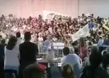 Karnavalda sahne çöktü: 34 kişi yaralandı