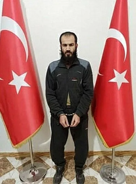 mitten-suriyede-nokta-operasyon-aralarinda-deasin-eski-sozde-turkiye-valisi-sahap-varisin-de-oldugu-4-terorist-1683741492706.jpeg MİT'ten Suriye'de nokta operasyon! Aralarında DEAŞ’ın eski sözde Türkiye valisi Şahap Variş'in de olduğu 4 teröristi paketledi-2