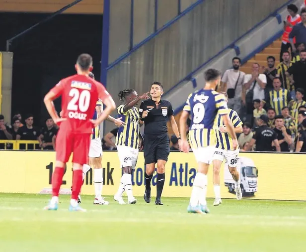 fenerbahceye-ilk-hafta-soku-umraniyespor-karsisinda-1-puani-son-anda-kurtardi-1659997866580.jpeg