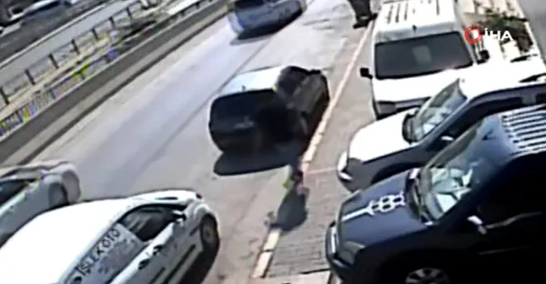 adanada-istedigi-parayi-vermeyen-babasini-vurmak-isteyen-genc-araya-giren-bir-kisiyi-oldurup-kacti-1628495319512.jpg Adana'da istediği parayı vermeyen babasını vurmak isteyen genç araya giren bir kişiyi öldürüp kaçtı-10