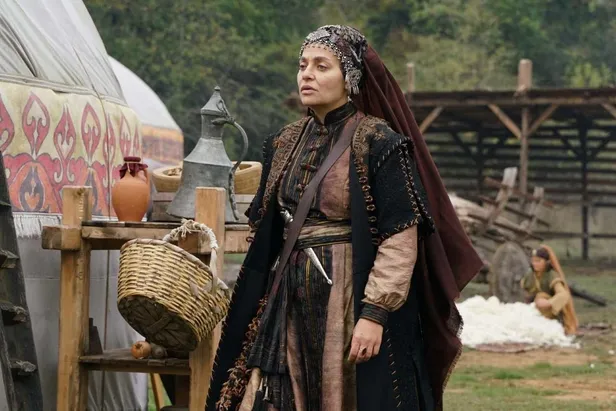 Kuruluş Osman'ın çekim yerini anlatan Selcan Hatun'dan sezonun bomba itirafı! Kuruluş Osman 38. bölüm 2. fragmanı...-6