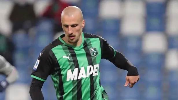 unlu-italyan-gazeteci-di-marzio-resmen-soyledi-galatasaray-chirichesi-istiyor-1654641594573.jpeg Ünlü İtalyan gazeteci Di Marzio resmen söyledi! Galatasaray Chiriches'i istiyor-3