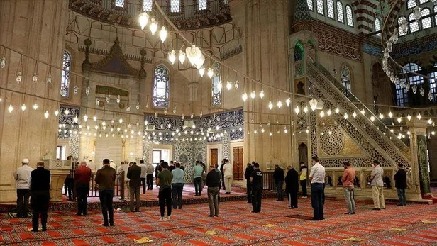 SON DAKİKA: Sokağa çıkma yasağında Cuma namazına gitmek serbest mi yasak mı? Cuma namazı kılınacak mı?-3