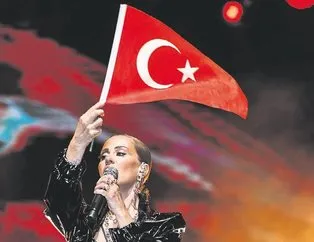 Sahnede coşku
