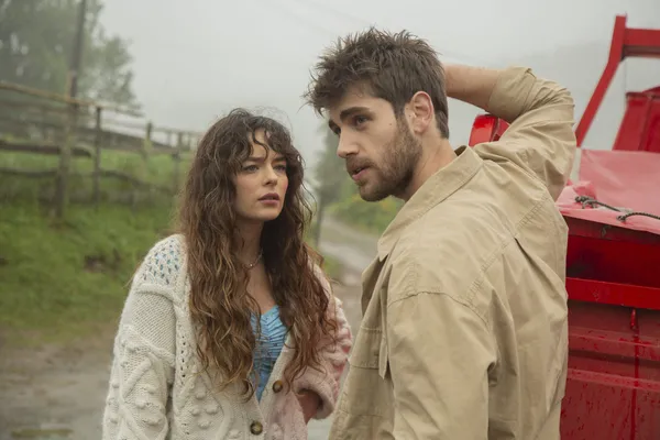 vermem-seni-ellere-3-bolum-2-fragmani-yayinlandi-ne-yaparsin-asik-mi-olursun-1687948058153.jpg Vermem Seni Ellere 3. bölüm 2. fragmanı yayınlandı: "Ne yaparsın, aşık mı olursun?"-2